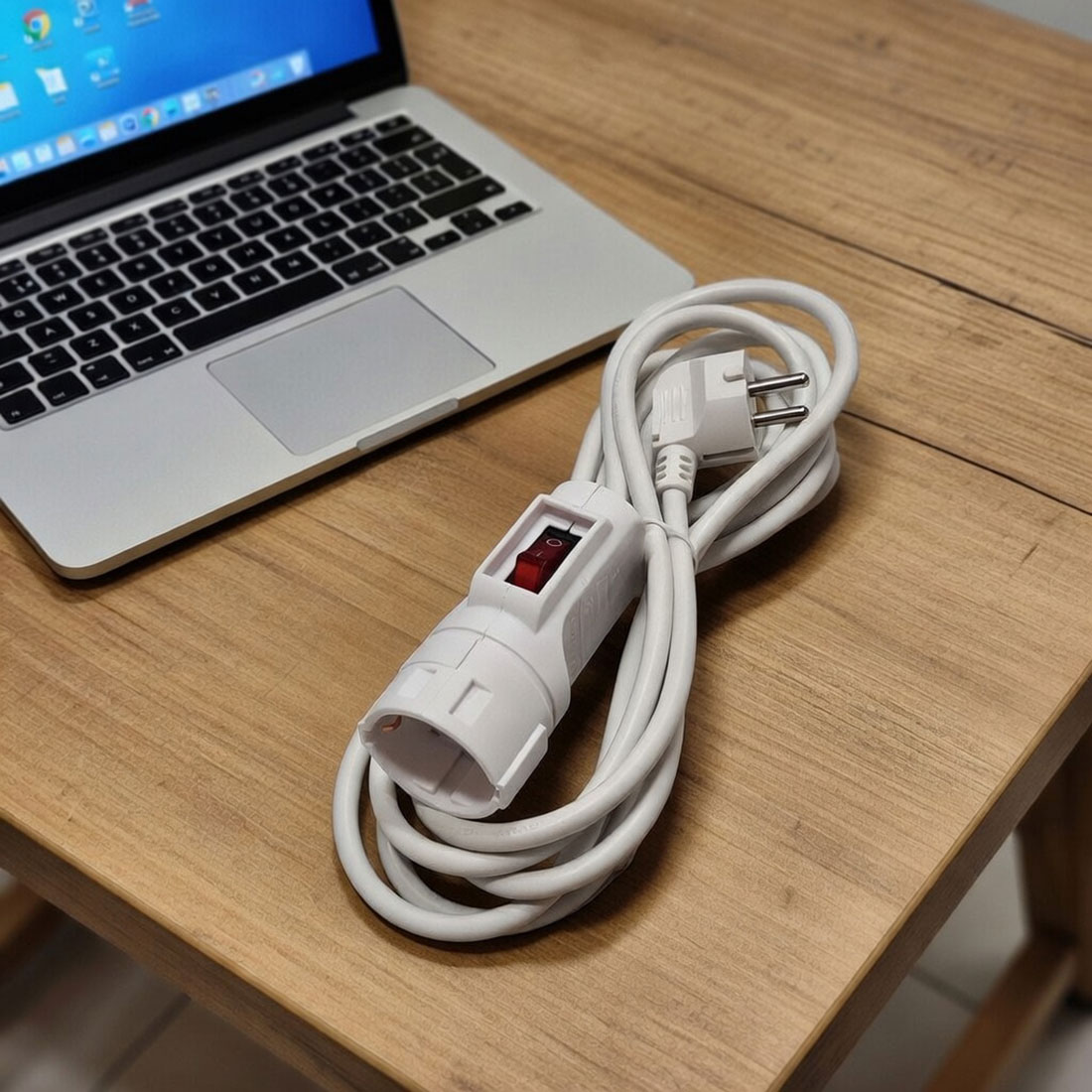 UN17482 Kabel produžni s prekidačem 3m 3x1,5mm2